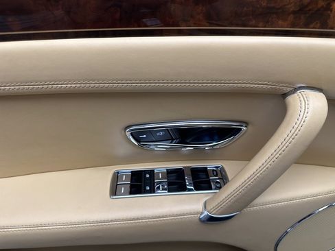Used 2014 Bentley Flying Spur W12 image 26