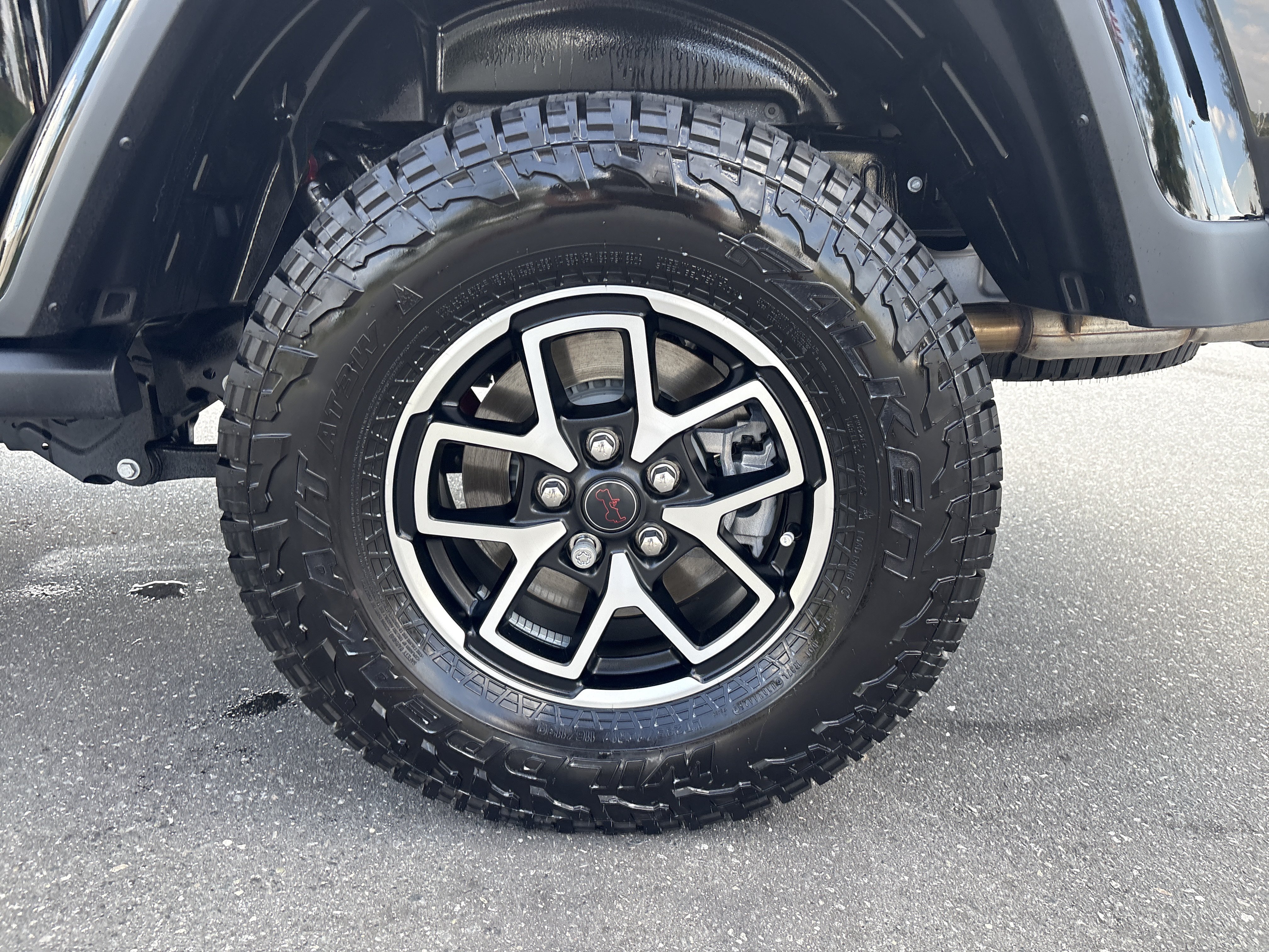 Used 2026 Jeep Gladiator Rubicon AWD/4WD image 14
