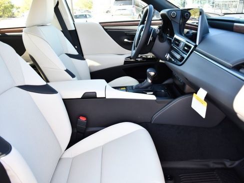 New 2025 Lexus ES 350 w/ Premium Package image 30