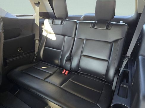 Used 2022 Ford Explorer XLT w/ Equipment Group 202A image 30