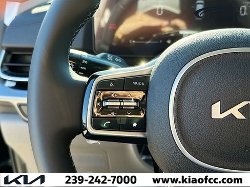 New 2026 Kia Carnival image 36