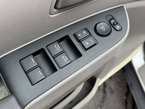 Used 2011 Honda Odyssey EX image 14