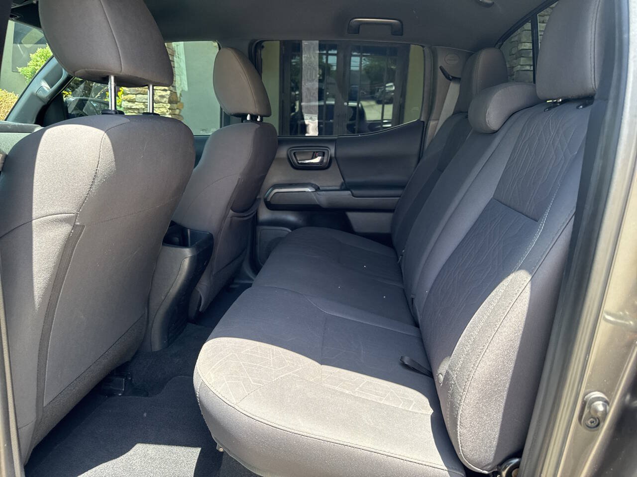Used 2019 Toyota Tacoma TRD Sport AWD/4WD image 10