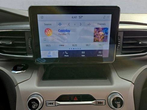 Used 2024 Ford Explorer XLT w/ Equipment Group 202A AWD/4WD image 18