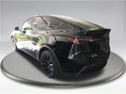 Used 2023 Tesla Model Y Long Range AWD/4WD image 11