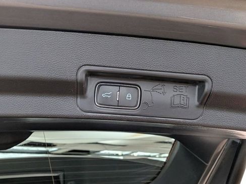 Certified 2021 Ford Explorer XLT w/ Equipment Group 202A image 22