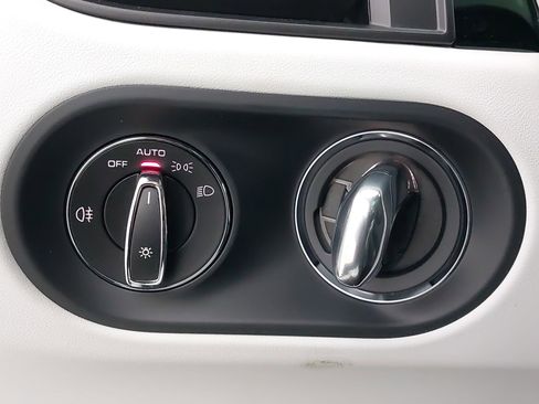 New 2026 Porsche Macan image 28