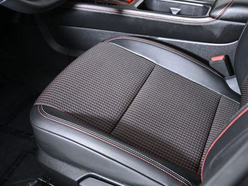 Used 2025 Nissan Kicks SR image 24