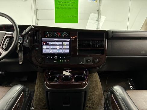 Used 2022 GMC Savana 2500 Extended w/ Enhanced Convenience Package RWD image 26