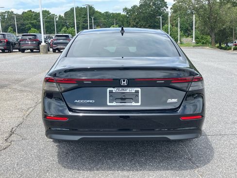Used 2023 Honda Accord EX image 18