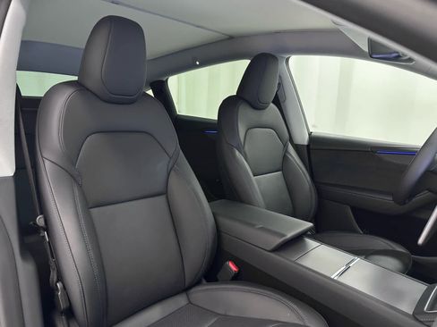 Used 2026 Tesla Model Y Long Range image 19