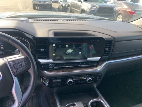 Used 2022 GMC Sierra 1500 Elevation w/ Preferred Package image 18