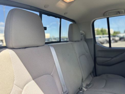 Used 2019 Nissan Frontier SV w/ Value Truck Package AWD/4WD image 19