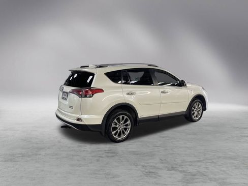 Used 2016 Toyota RAV4 Limited image 5