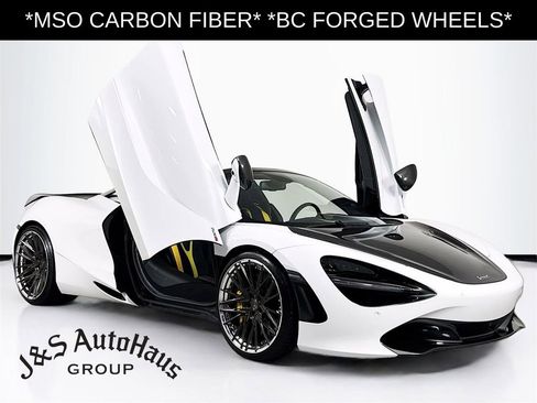 Used 2022 McLaren 720S Spider image 1