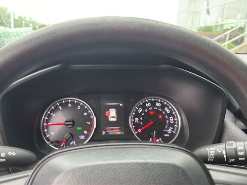 Used 2020 Toyota RAV4 XLE FWD image 21