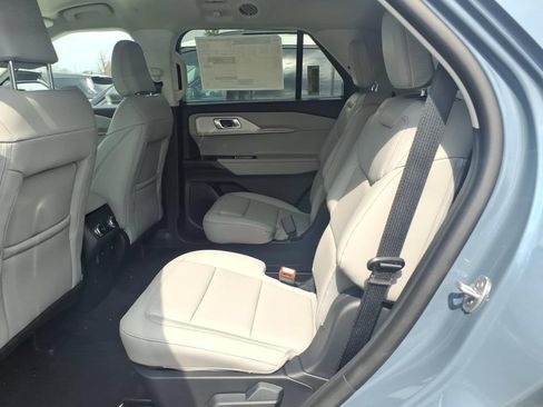 Used 2026 Ford Explorer Active w/ Active Comfort Package AWD/4WD image 7