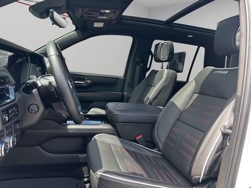 Used 2025 GMC Yukon AT4 Ultimate w/ LPO, Floor Liner Package AWD/4WD image 35