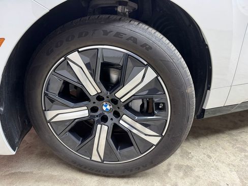 Used 2026 BMW iX xDrive45 image 28