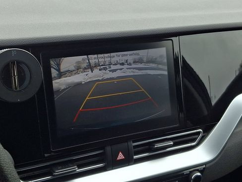 Used 2022 Kia Niro LX image 17