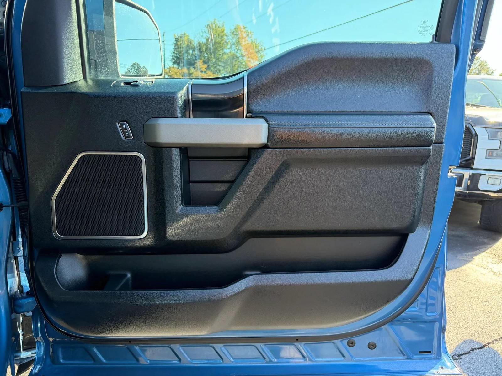 Used 2019 Ford F150 Raptor w/ Equipment Group 802A Luxury AWD/4WD image 25