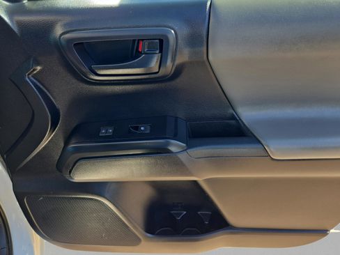 Used 2020 Toyota Tacoma SR image 27