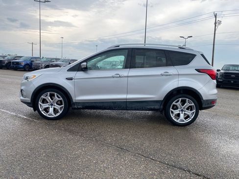 Used 2019 Ford Escape Titanium FWD image 3