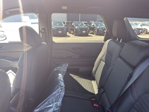 New 2026 Nissan Pathfinder Rock Creek AWD/4WD image 32