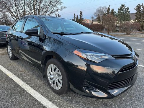 Used 2019 Toyota Corolla L image 2
