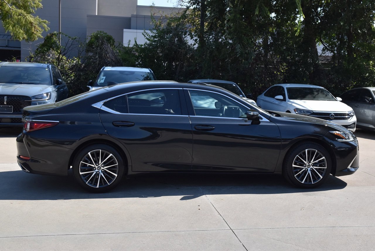 Used 2025 Lexus ES 350 w/ Premium Package FWD image 6