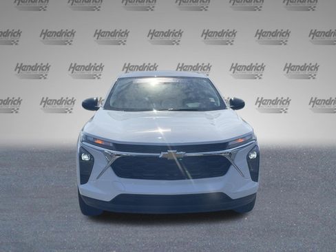 Used 2024 Chevrolet Trax LS FWD image 3