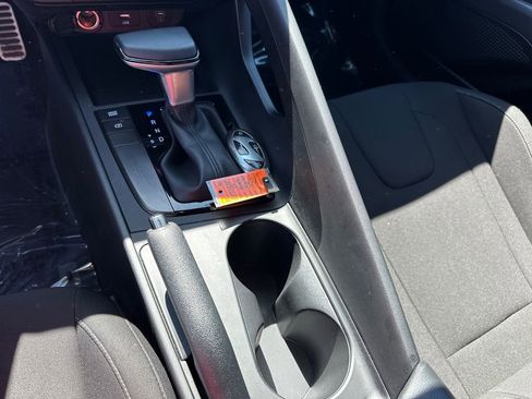Used 2025 Hyundai Elantra Sport FWD image 33