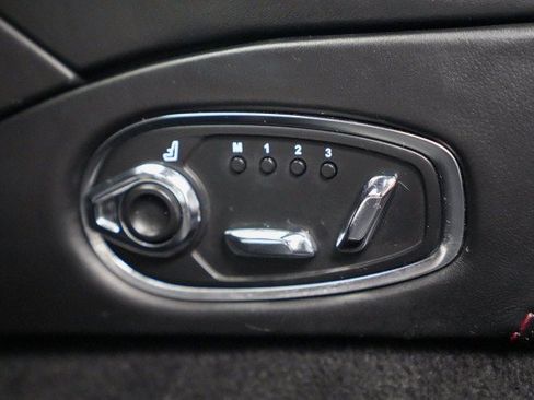 Used 2018 Aston Martin DB11 V12 image 27