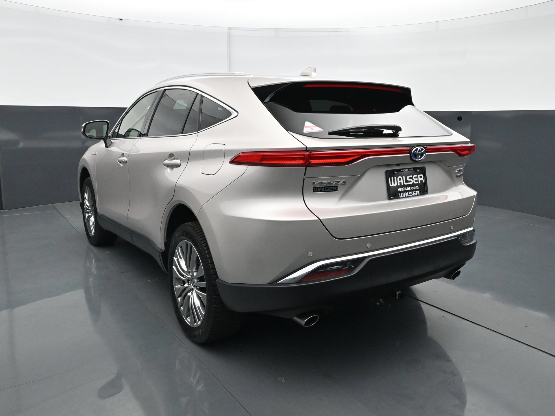 Used 2021 Toyota Venza Limited w/ Advanced Technology Package AWD/4WD image 5