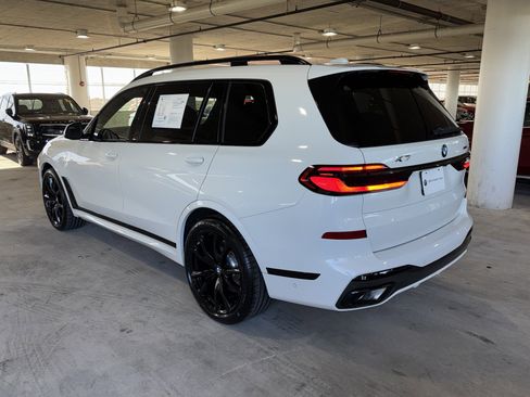 Used 2025 BMW X7 xDrive40i w/ M Sport Package image 6