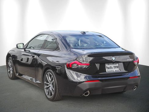 Used 2025 BMW 230i Coupe RWD image 4