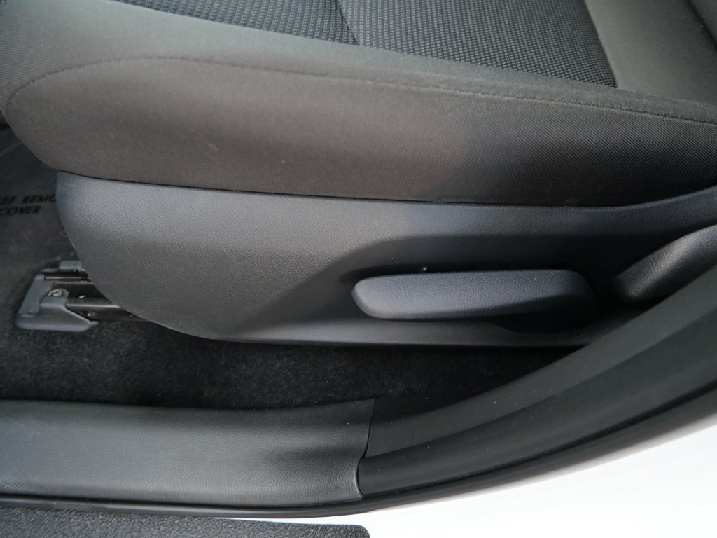 Certified 2025 Toyota RAV4 LE AWD/4WD image 15
