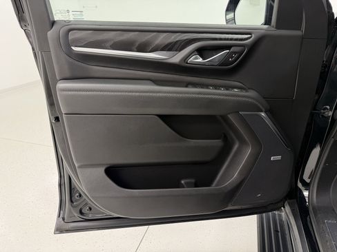 Used 2021 GMC Yukon Denali w/ Denali Premium Package image 10