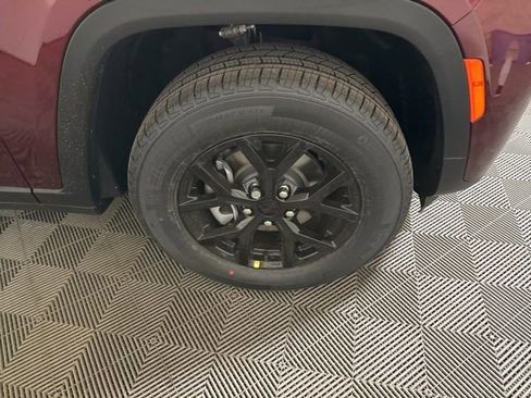 New 2026 Jeep Grand Cherokee Altitude AWD/4WD image 18