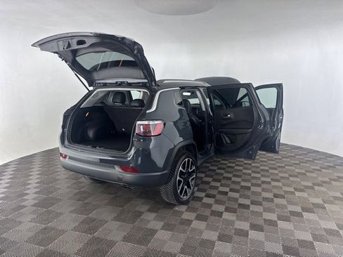 Used 2018 Jeep Compass Limited image 12