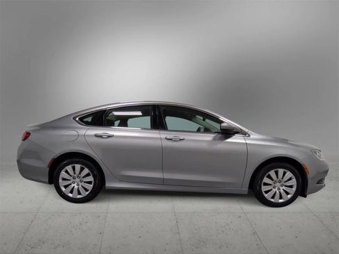 Used 2015 Chrysler 200 LX image 9