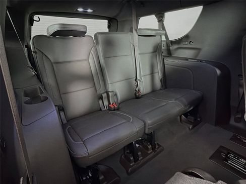 Used 2021 GMC Yukon XL Denali w/ Denali Premium Package image 28