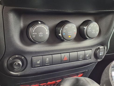 Used 2018 Jeep Wrangler Unlimited Rubicon AWD/4WD image 18