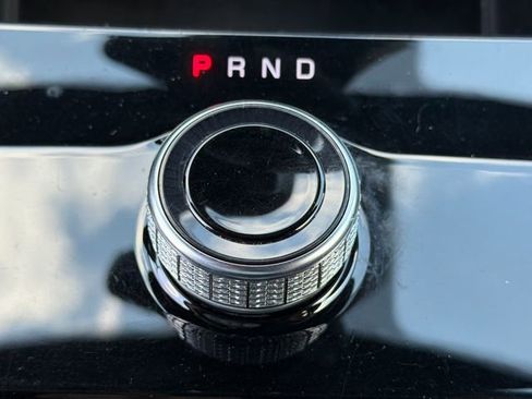 Used 2023 Jeep Grand Cherokee L Laredo RWD image 32