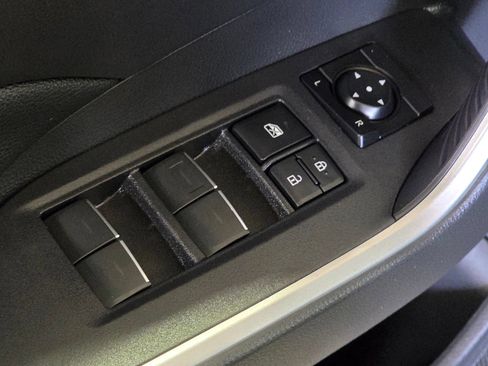Used 2025 Toyota RAV4 XLE AWD/4WD image 21