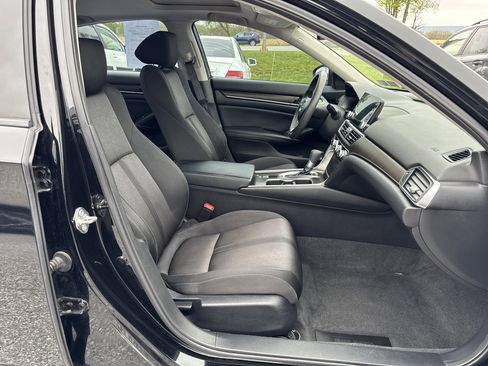 Used 2018 Honda Accord EX image 17
