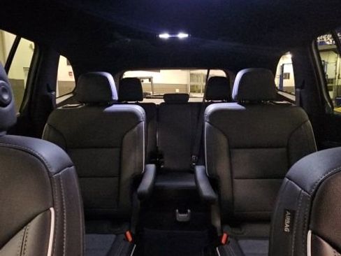 Used 2025 Buick Enclave Preferred image 36