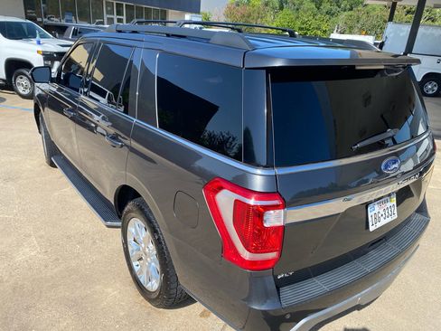 Used 2021 Ford Expedition XLT image 12