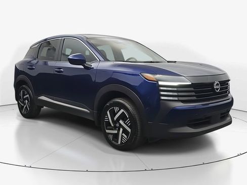 Used 2025 Nissan Kicks SV image 2