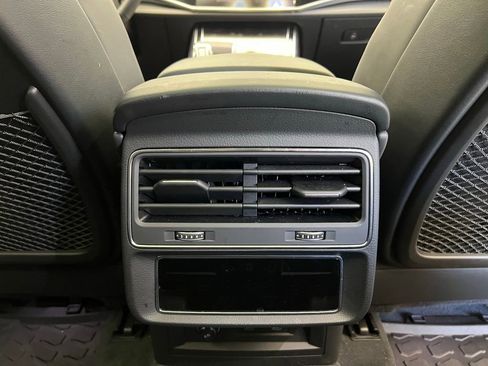 Used 2025 Audi SQ7 Prestige w/ Prestige Package AWD/4WD image 9